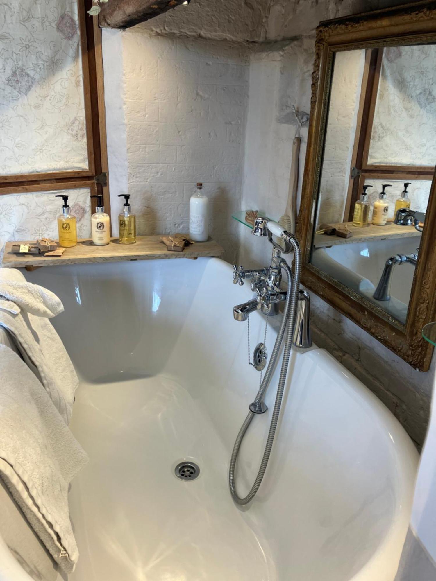 Valley Farmhouse, Westhall Redisham 외부 사진